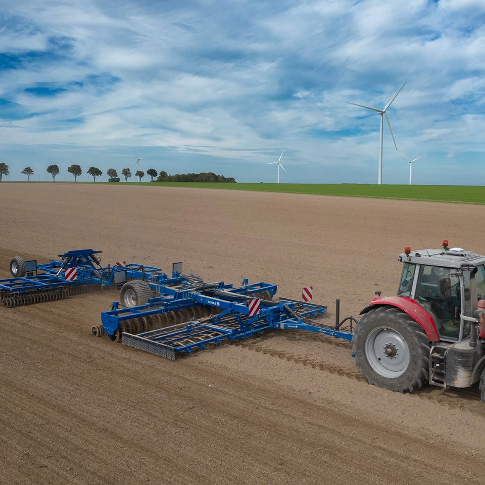 Outils de plombage, préparation des sols, désherbage et récolte. Découvrez nos machines agricoles sur mesure selon vos besoins.