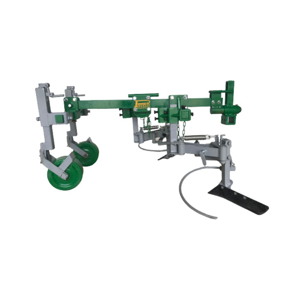 Matériel de viticulture pour le travail du sol, désherbage mécanique, porte outils